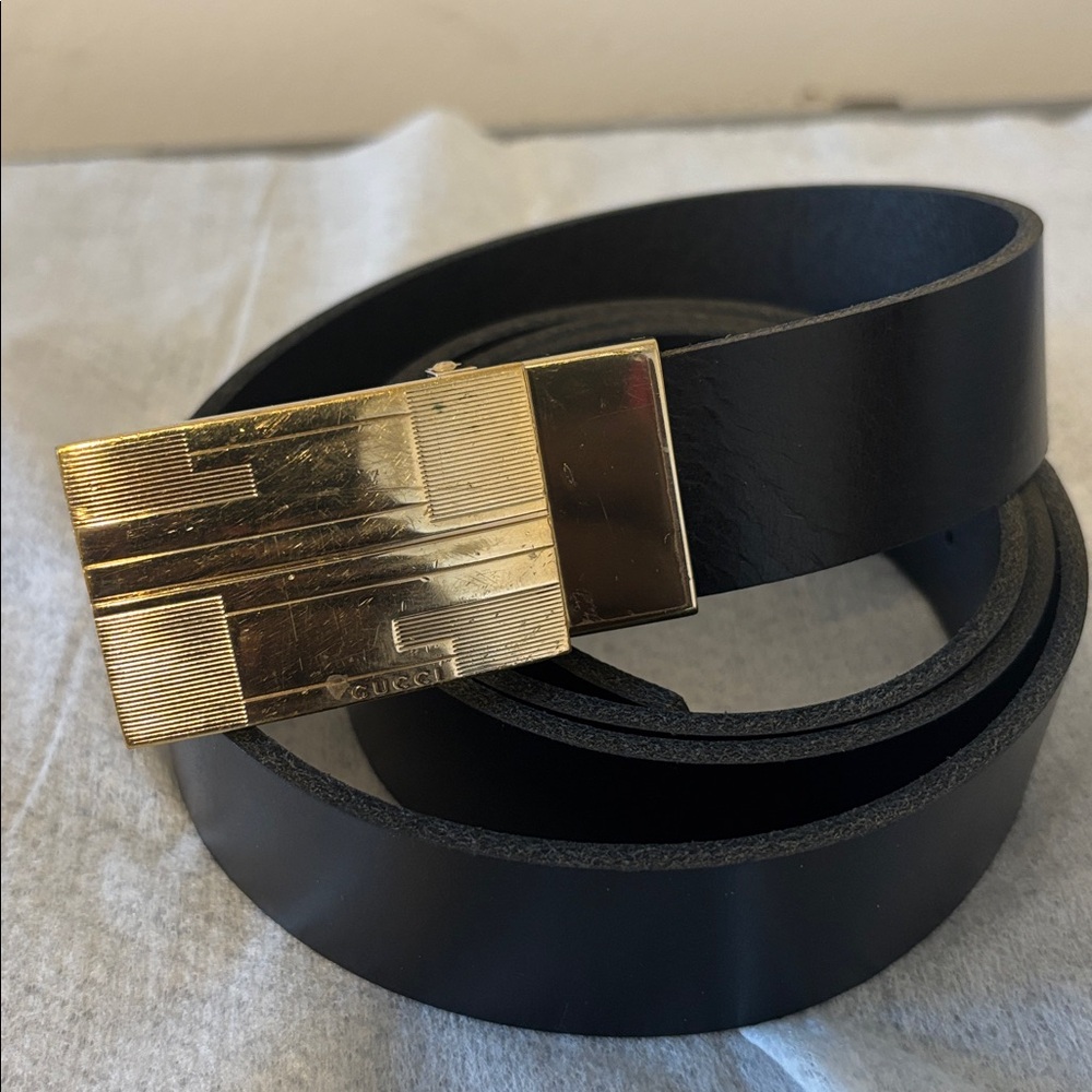 Gucci vintage Black Leather Belt with Gold Buckle